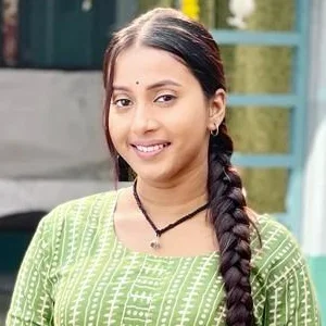 Bidisha Paul Mukherjee as Rimpi in Tomar Khola Hawa