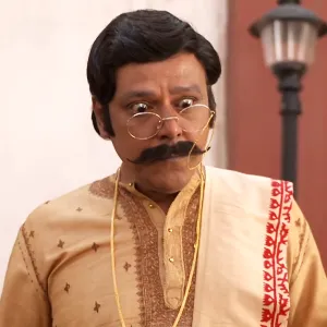 Kaushik Chakraborty in Komola O Sreeman Prithviraj serial episodic look