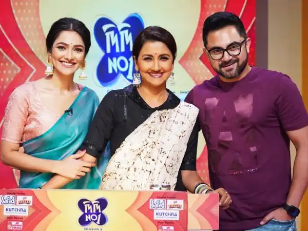 Susmita Chatterjee at Didi No 1 stage for Paka Dekha movie promotion alongside Soham Chakraborty and Rachana Banerjee